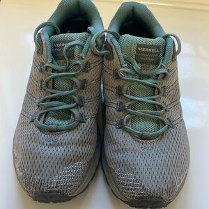 Merrell 7.5 women’s hiking shoe